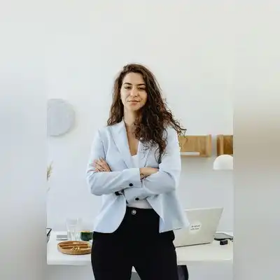 贺军云